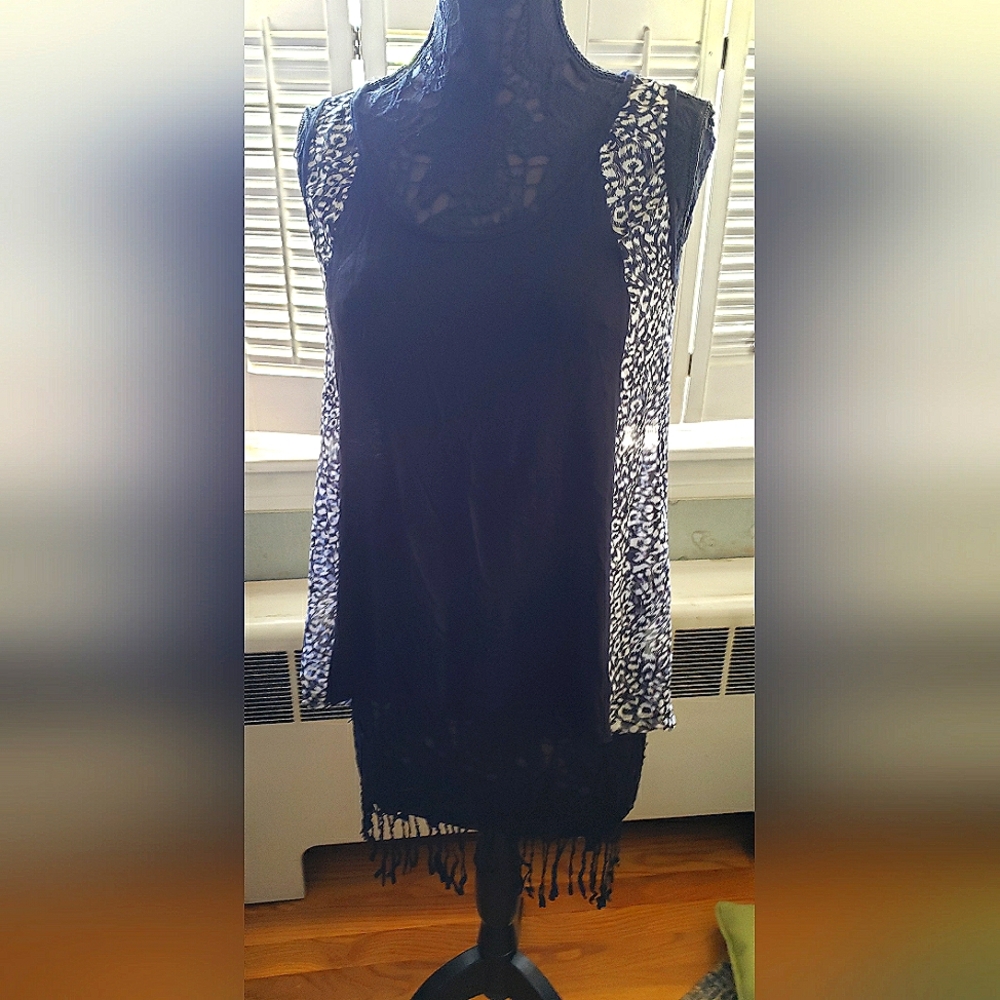 Analee + Hope tank top medium, black and white